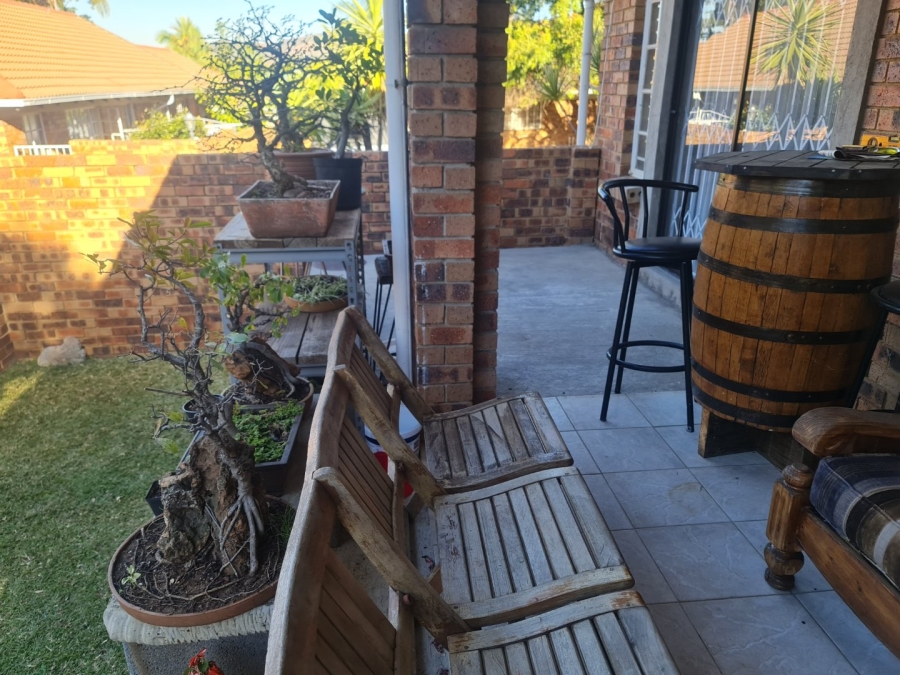 3 Bedroom Property for Sale in Geelhoutpark North West